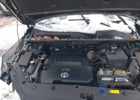 2008 Toyota Rav4 Base V6 z USA, uszkodzony, nr VIN JTMBK33V585065615